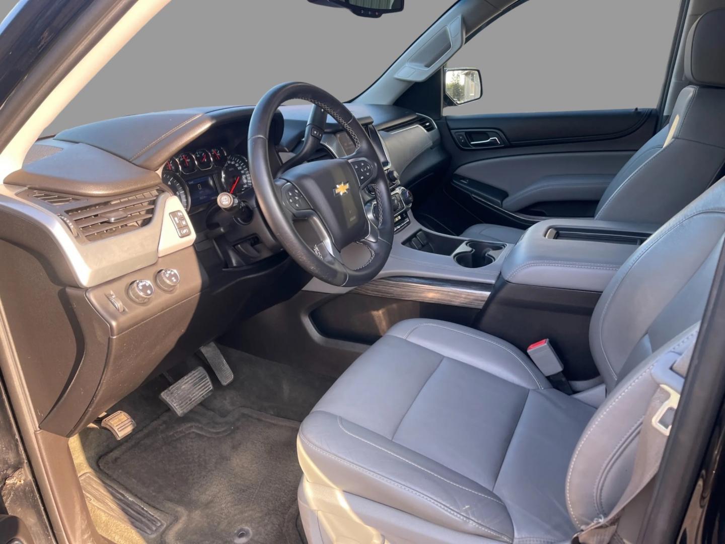 2015 Black /Gray Chevrolet Tahoe LT 4WD (1GNSKBKC4FR) with an 5.3L V8 OHV 16V engine, 6-Speed Automatic transmission, located at 547 E. Main St., Orwell, OH, 44076, (440) 437-5893, 41.535435, -80.847855 - Photo#16